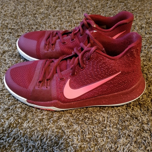 Kyrie Irving Pink Basketball Shoes
